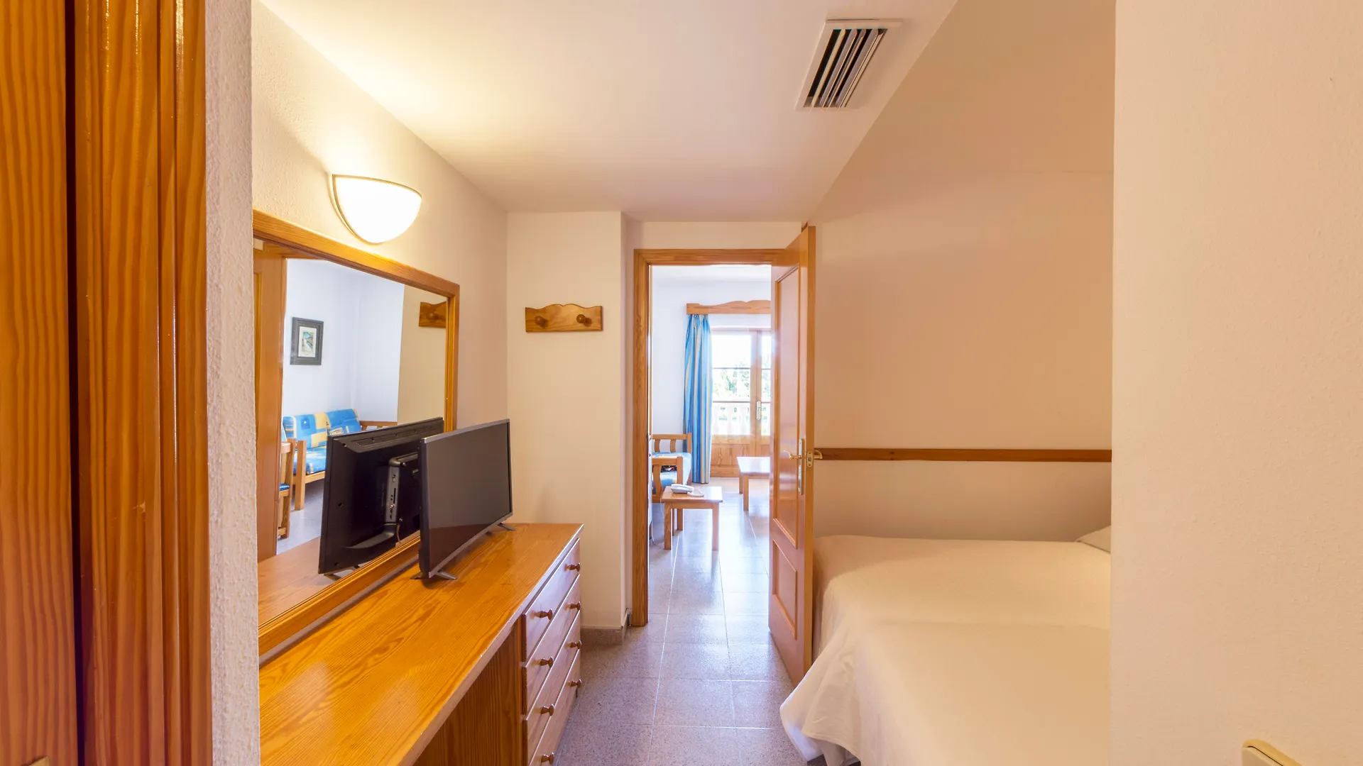 Aparthotel Ferrer Lime Isabel Cala Bona