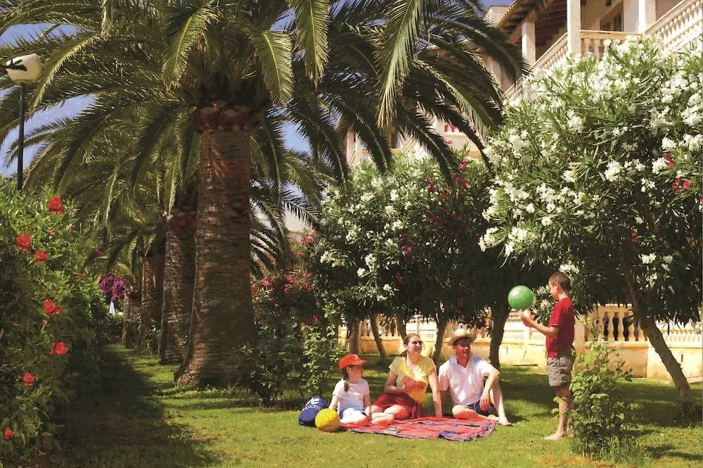 Aparthotel Ferrer Lime Isabel Cala Bona  3*, Cala Bona (Mallorca)
