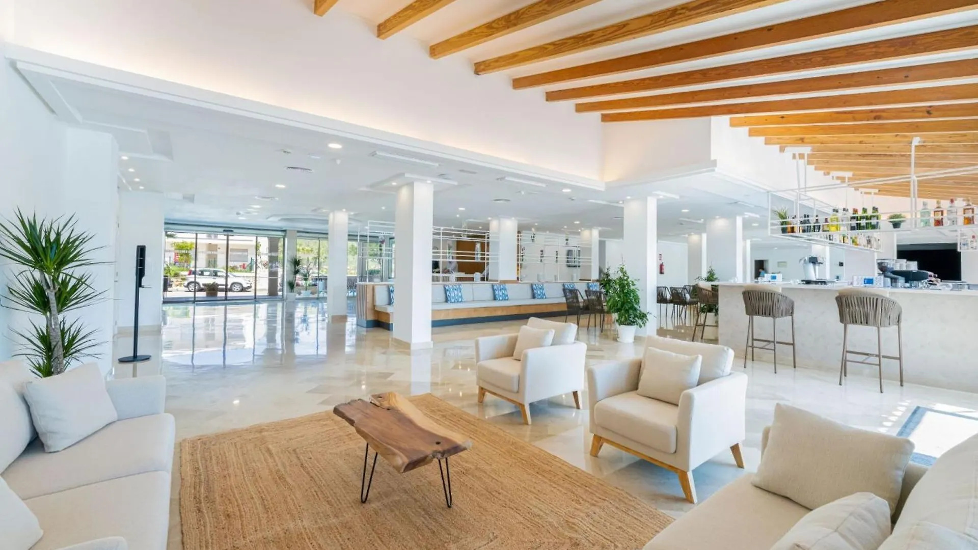 Aparthotel Ferrer Lime Isabel Cala Bona   Cala Bona (Mallorca)