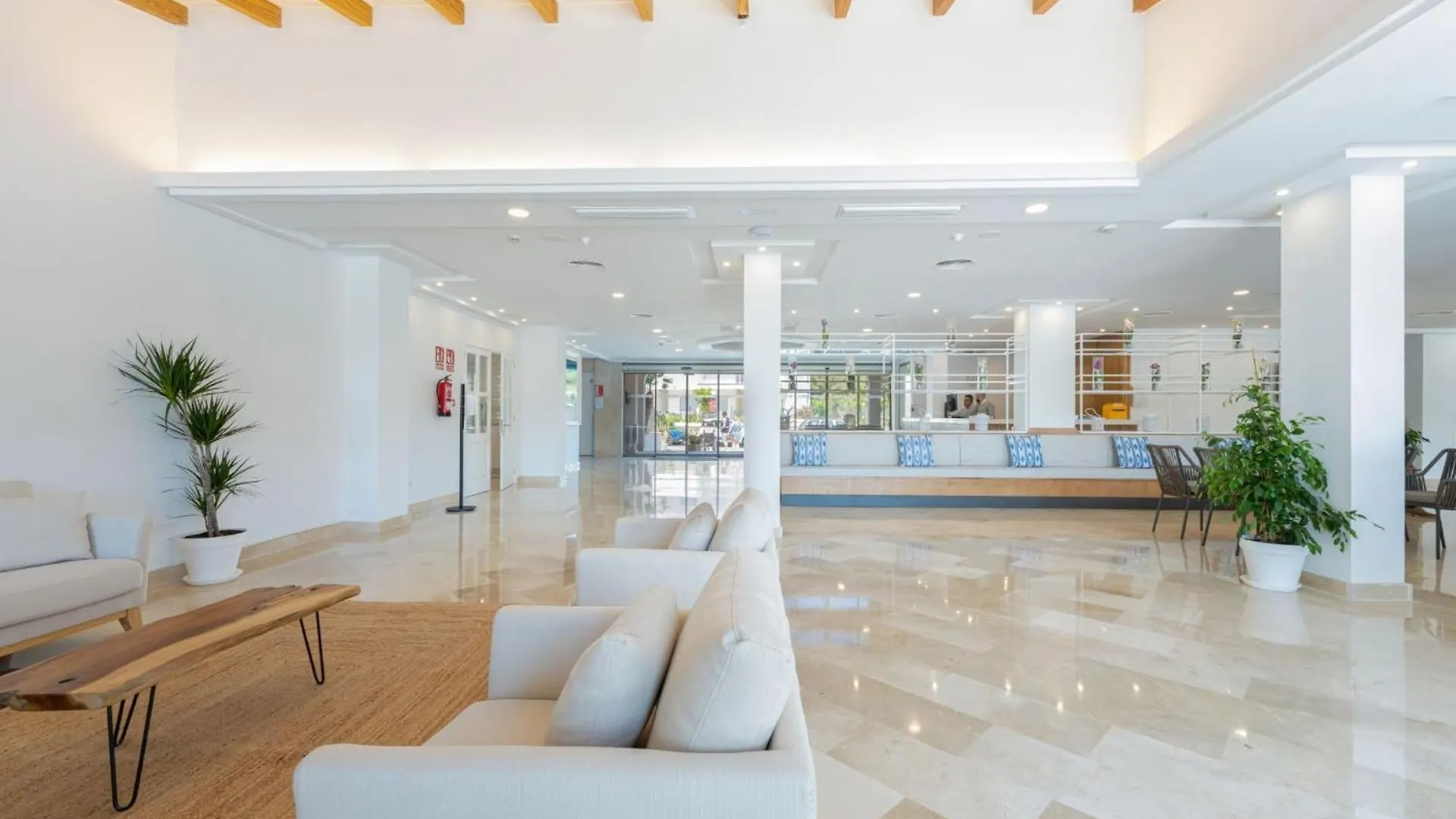 Aparthotel Ferrer Lime Isabel Cala Bona